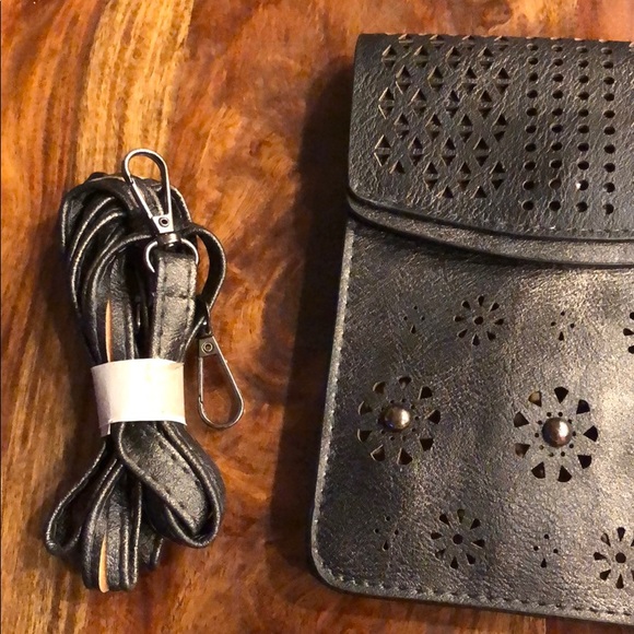 Adorable little purse w/long strap for crossbody. - Picture 2 of 5